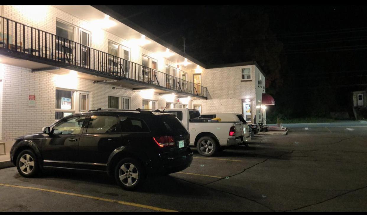 Traveller'S Motel Parry Sound Exterior photo