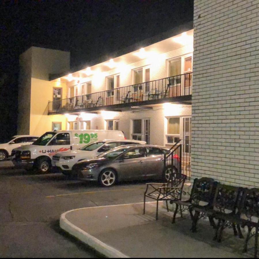 Traveller'S Motel Parry Sound Exterior photo