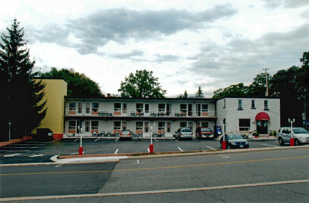 Traveller'S Motel Parry Sound Exterior photo